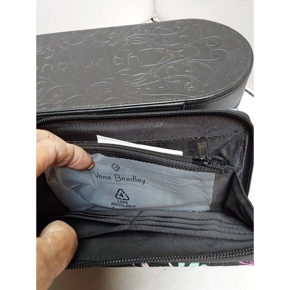 Vera Bradley Wallet Zip Around Paisley Black multi colored New - Picture 4 of 4